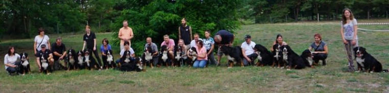 v.l.n.r.: Leo-Mailo, Lotta, Papa Timur, Mama Rieke, Hiska, Leika-Inya, Luna, Kamy, Käthe, Kora, Luke-Rudi, Lucy, Kero, Lehmann, Lexa, Kosma (Thila), Kenny & Lissy